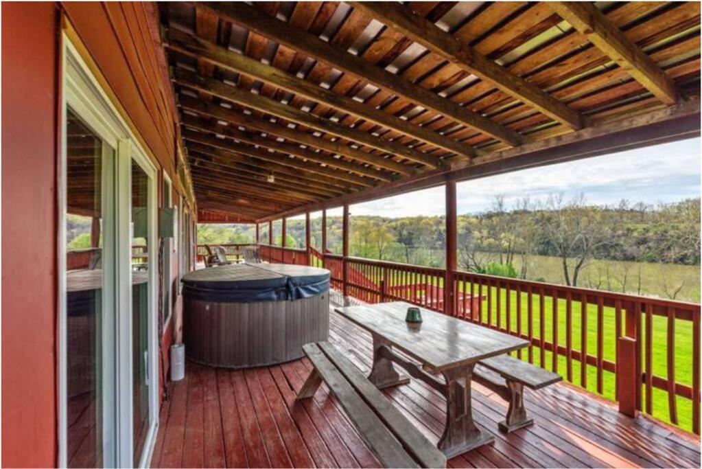 The Barn At Evermore: Riverfront Retreat W/Hot Tub Лурей Екстер'єр фото