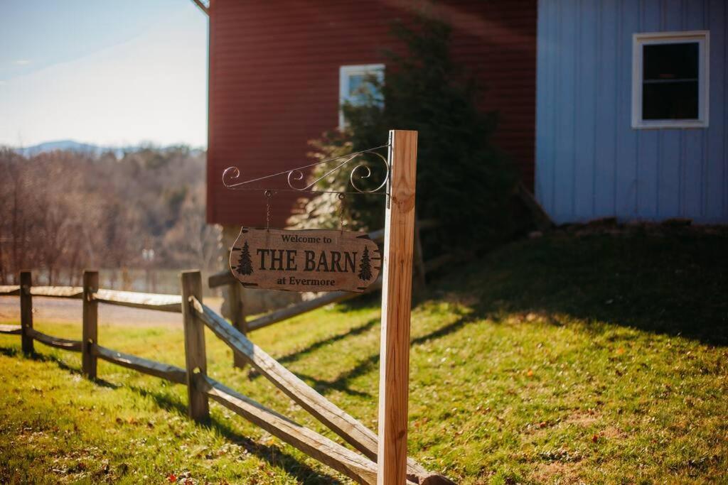 The Barn At Evermore: Riverfront Retreat W/Hot Tub Лурей Екстер'єр фото