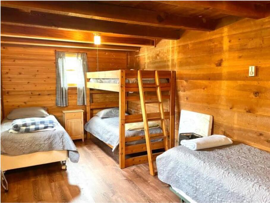 The Barn At Evermore: Riverfront Retreat W/Hot Tub Лурей Екстер'єр фото